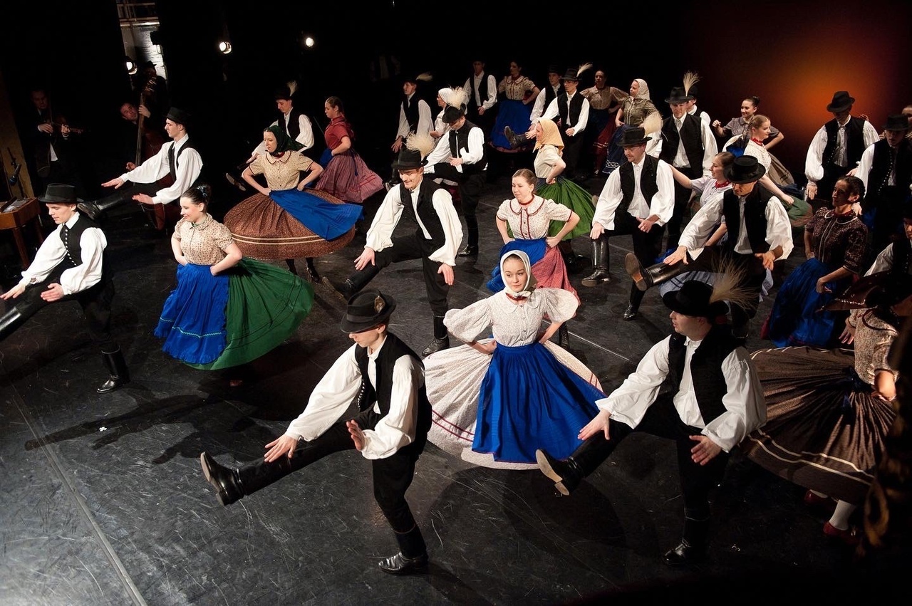 Венгерский танец. Folkmoot USA (Международный фестиваль Северной Каролины).