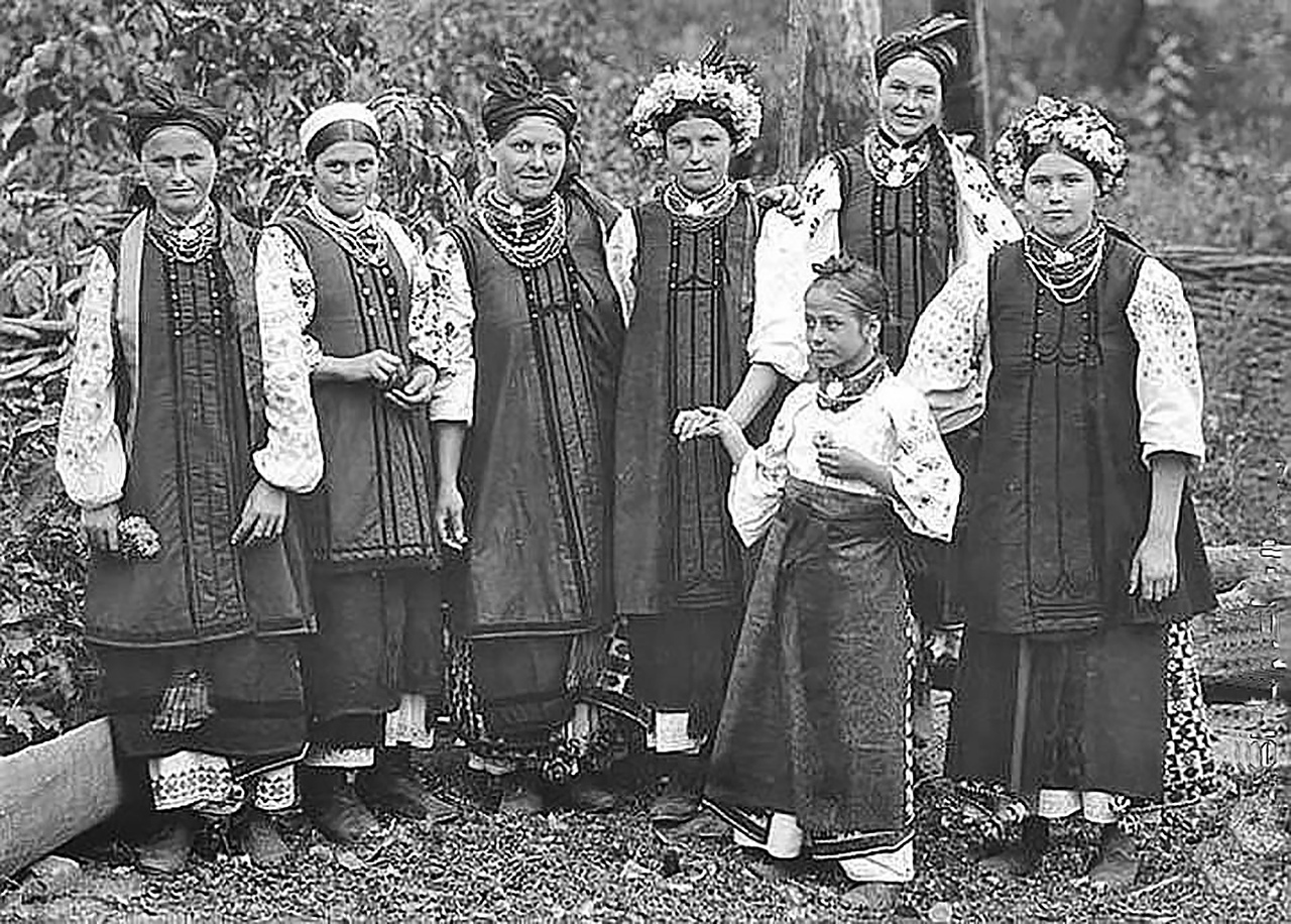Старинные украинские костюмы