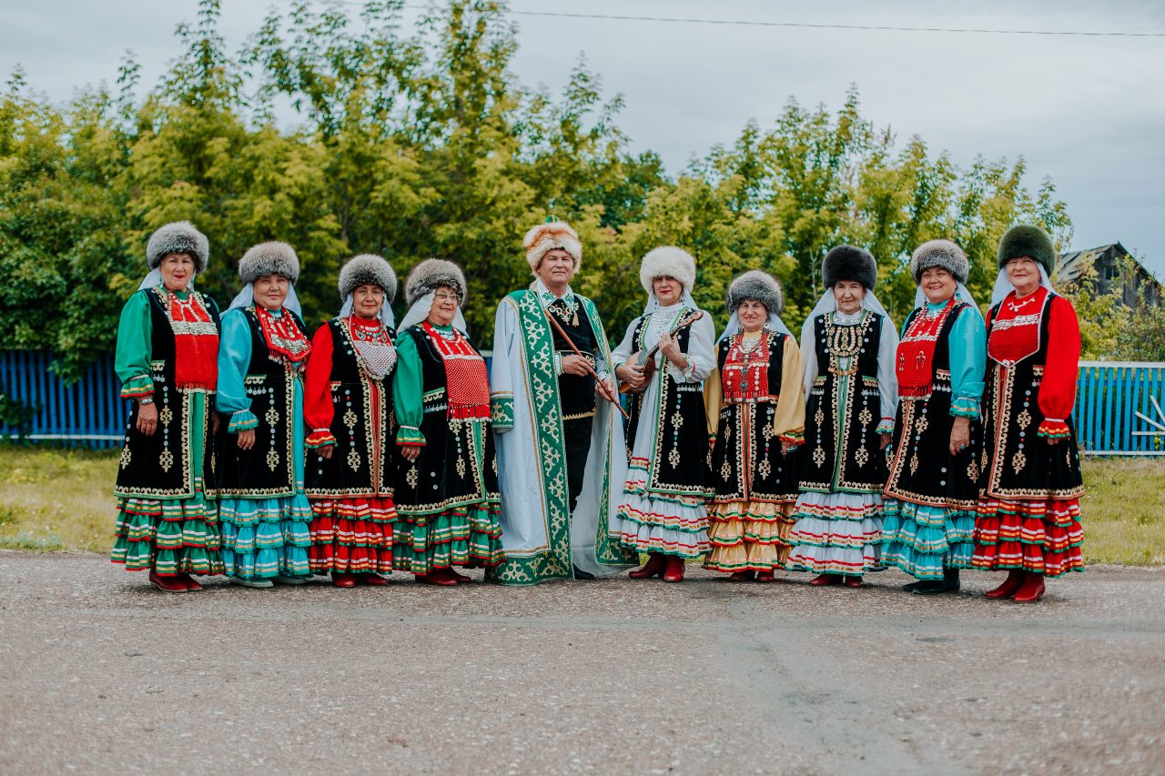 Ютуб народной. Фольклорный коллектив Юрматы Башкирский народный. Татарский Башкирский ансамбль фольклор. Ишимбай фольклорный ансамбль Юрматы. Фольклорный коллектив Юрматы Ишимбай.